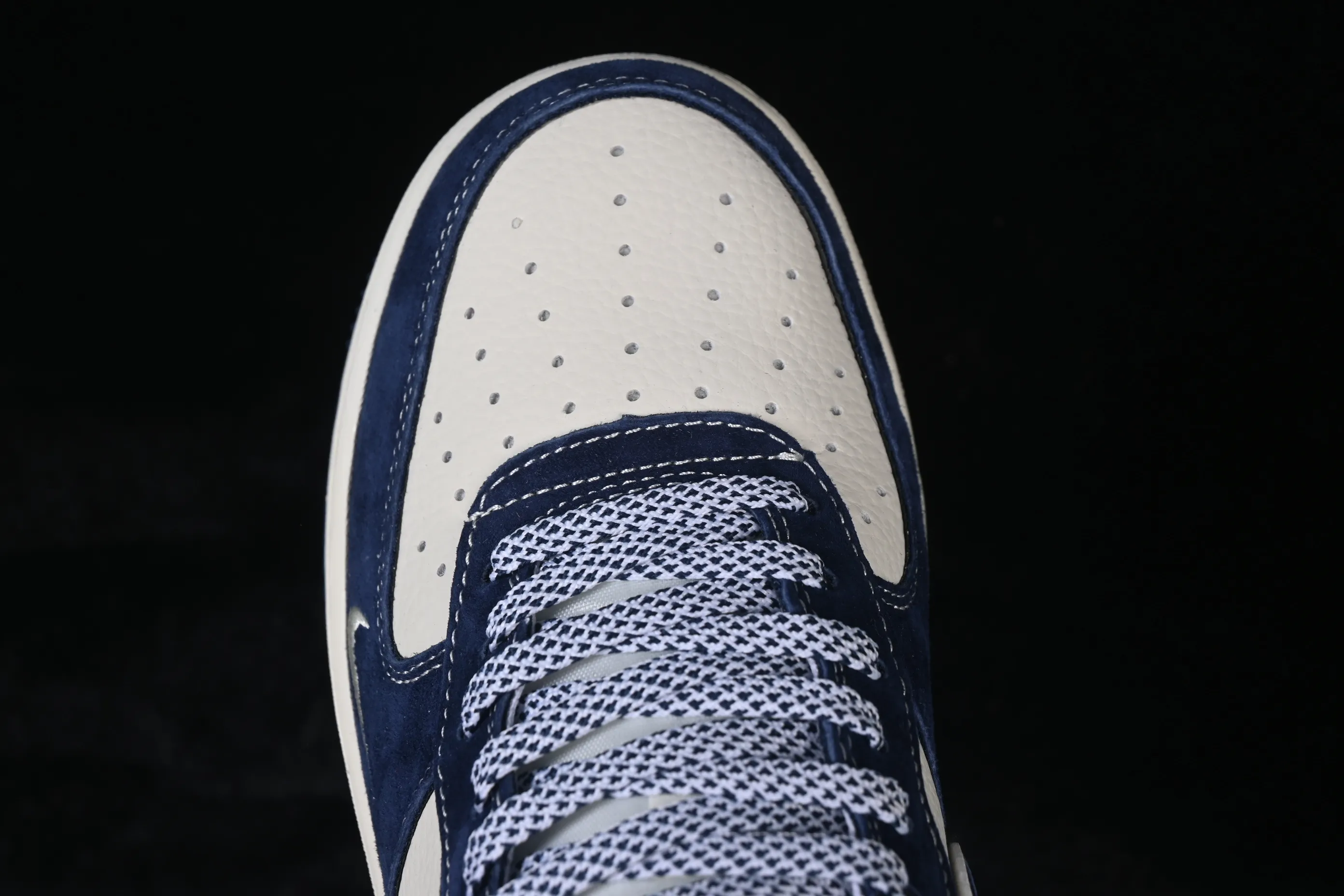 All categories Nk Air Force 1 Air Force series Nk Air Force 1 Low Air Force low-top Nike Air Force 1'07 Low Year of the Horse limited national style Air Force 1 low-top casual sneakers DF0188-136
